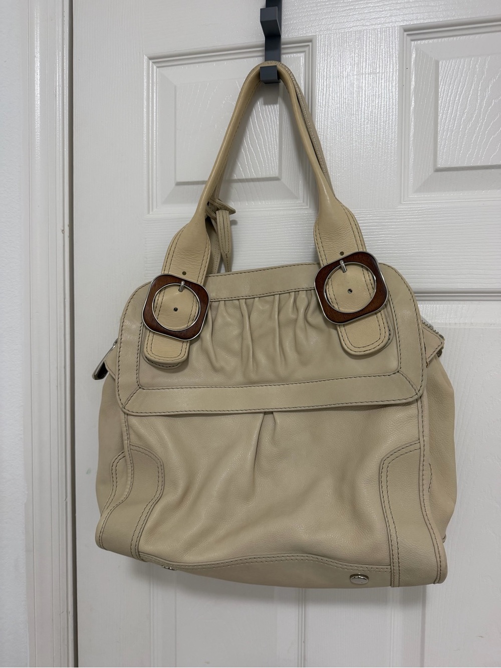 Fossil Cream Leather Shoulder Bag Large Hobo Tote Wood Buckle